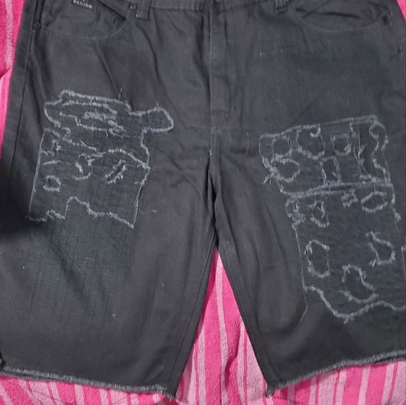 Shorts - Picture 1 of 5